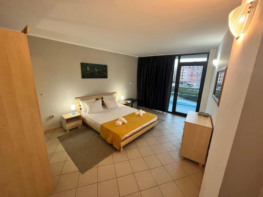 Large Apartment In 阳光海滩 外观 照片