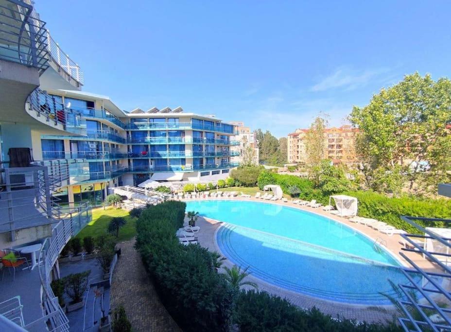 Large Apartment In 阳光海滩 外观 照片