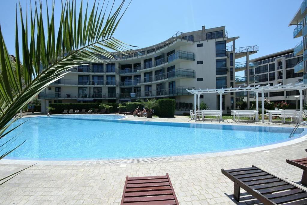 Large Apartment In 阳光海滩 外观 照片
