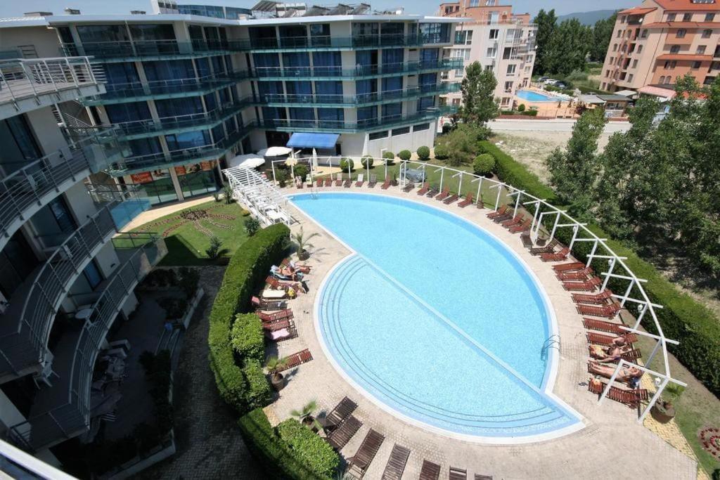 Large Apartment In 阳光海滩 外观 照片